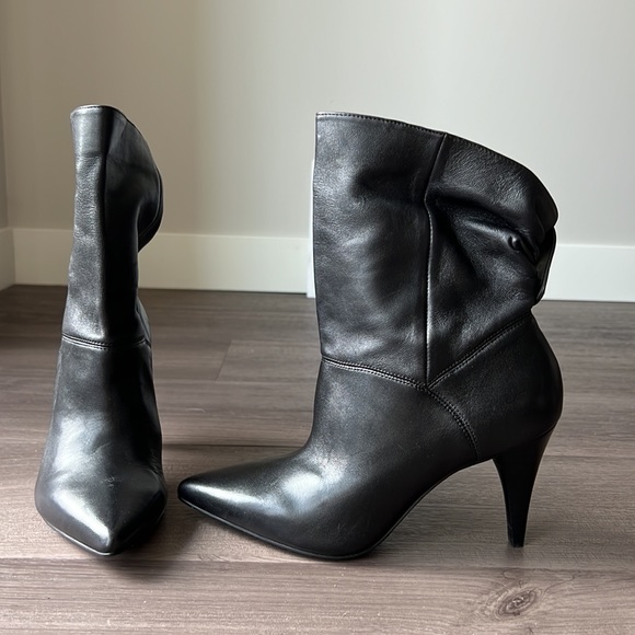 Michael Kors soft black leather 5M(35) ankle hi boots - Picture 1 of 16